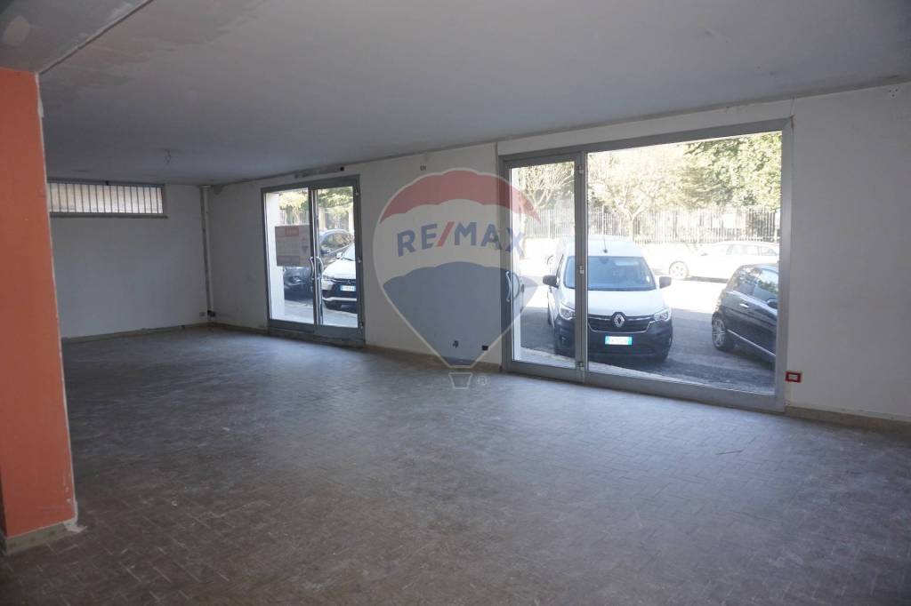 negozio in vendita a Ragusa in zona Ragusa Centro