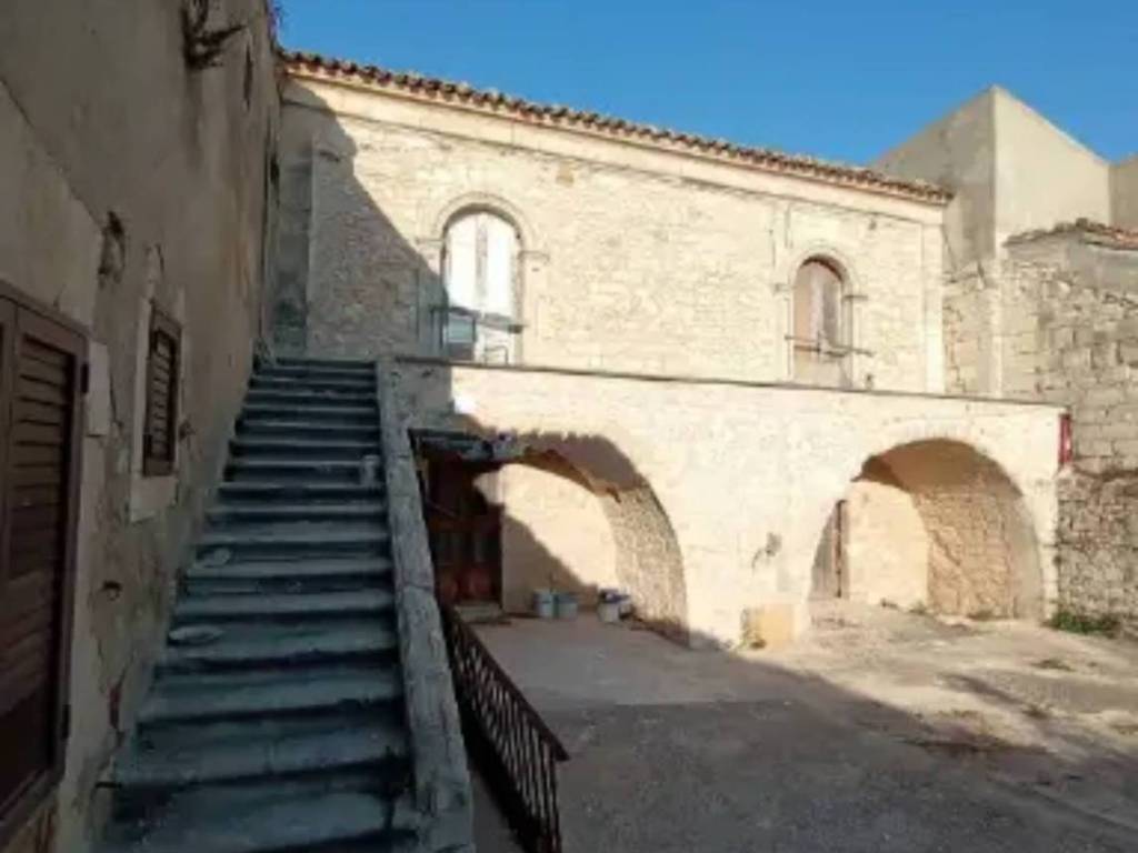 casa indipendente in vendita a Ragusa in zona Ibla