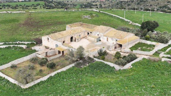 villa in vendita a Ragusa in zona Donnafugata