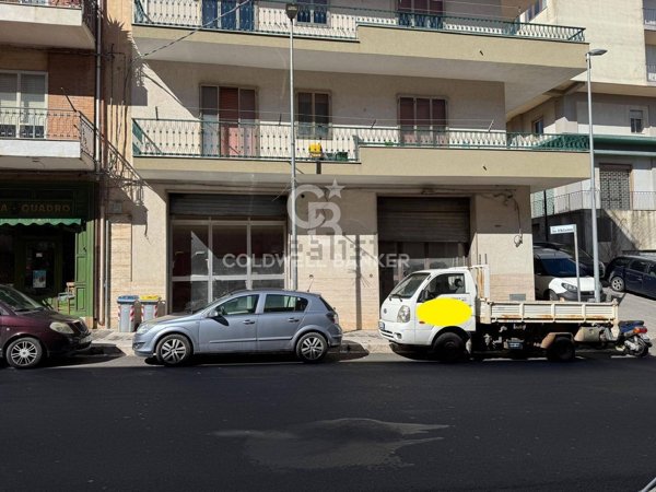 locale commerciale in vendita a Ragusa