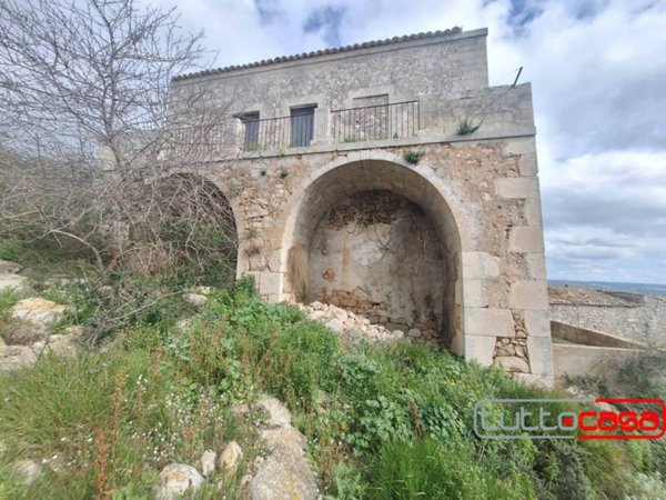 casa indipendente in vendita a Ragusa in zona Marina
