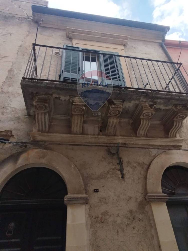 casa indipendente in vendita a Ragusa in zona Ibla
