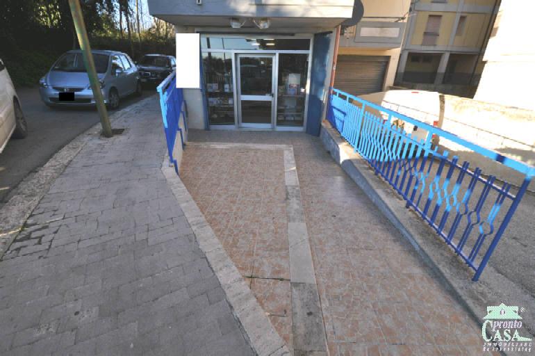 locale commerciale in vendita a Ragusa