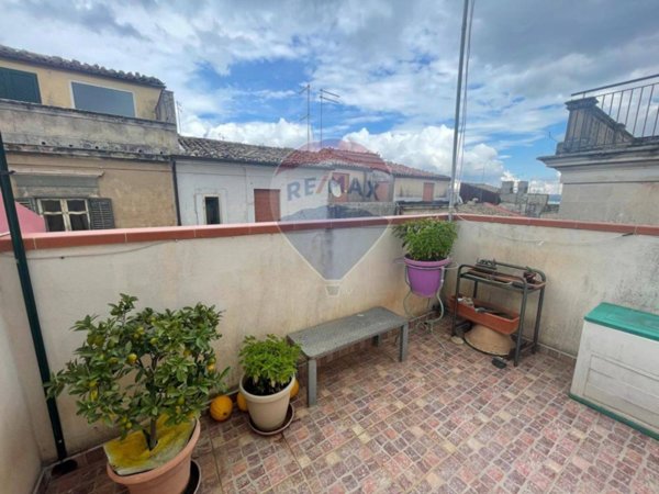 casa indipendente in vendita a Ragusa in zona Ragusa Centro