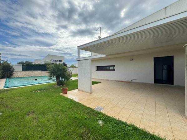casa indipendente in vendita a Ragusa in zona Marina