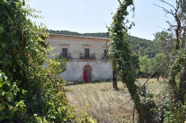 casa indipendente in vendita a Ragusa in zona Ragusa Centro