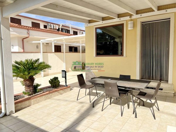 casa indipendente in vendita a Ragusa in zona Marina