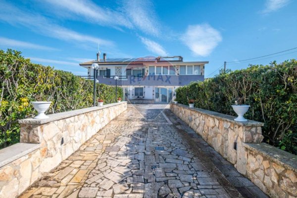 casa indipendente in vendita a Ragusa in zona Ibla