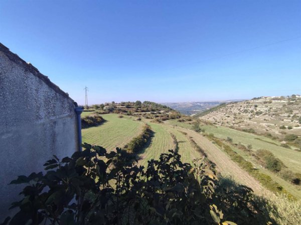 casa semindipendente in vendita a Ragusa in zona San Giacomo / Bellocozzo