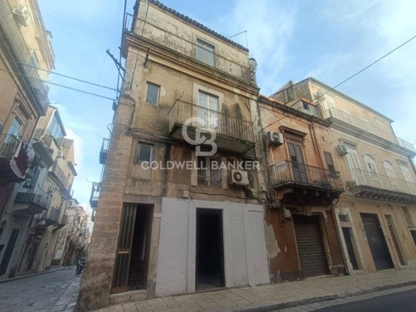 casa indipendente in vendita a Ragusa in zona Ibla