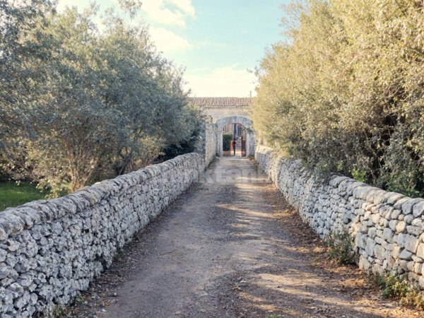 casa indipendente in vendita a Ragusa