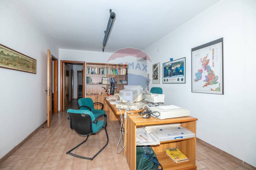 negozio in vendita a Ragusa in zona Ragusa Centro