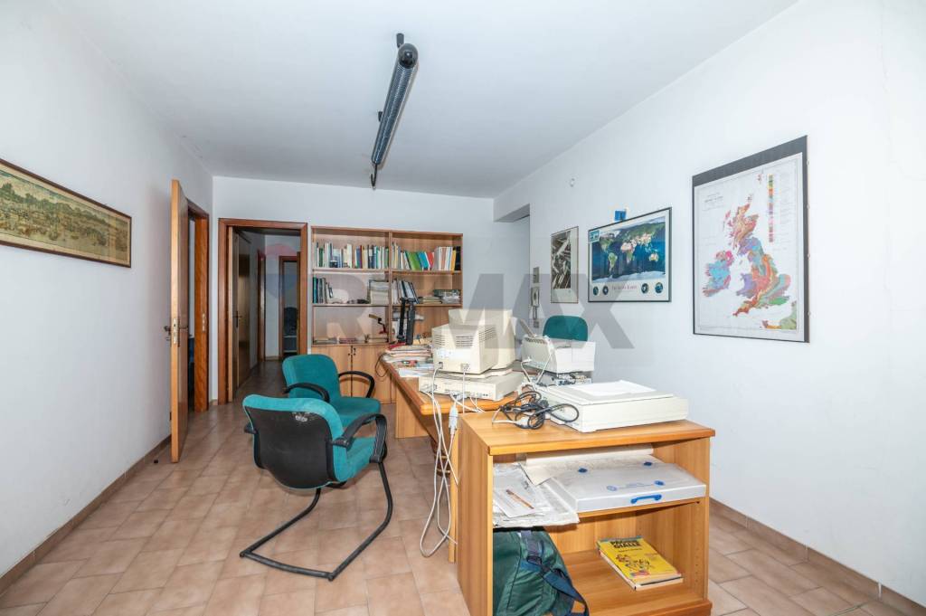 negozio in vendita a Ragusa in zona Ragusa Centro