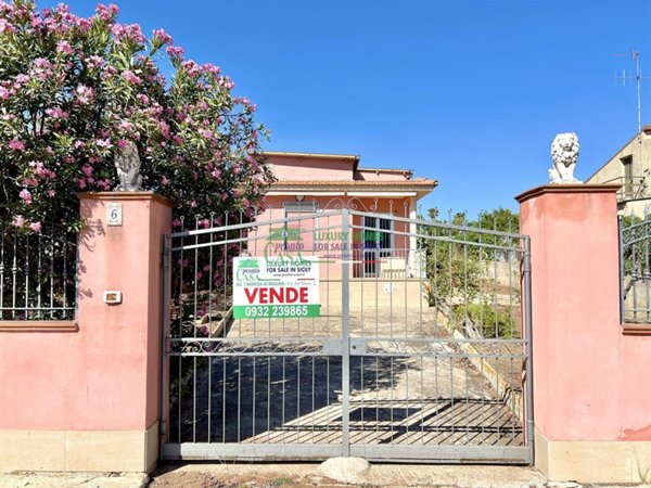 casa indipendente in vendita a Ragusa in zona Cerasella