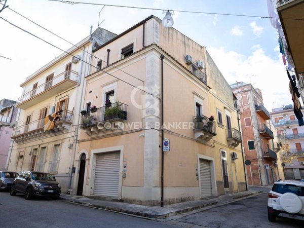 casa indipendente in vendita a Ragusa in zona Ibla