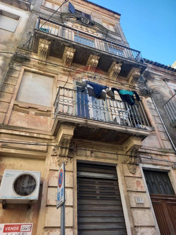 casa indipendente in vendita a Ragusa in zona Ragusa Centro