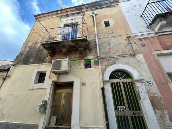 casa indipendente in vendita a Ragusa