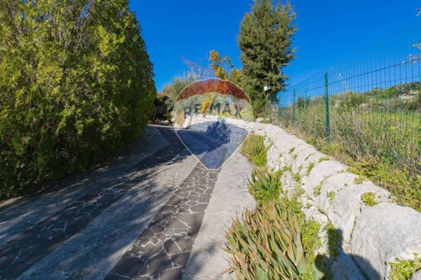 casa indipendente in vendita a Ragusa in zona San Giacomo / Bellocozzo
