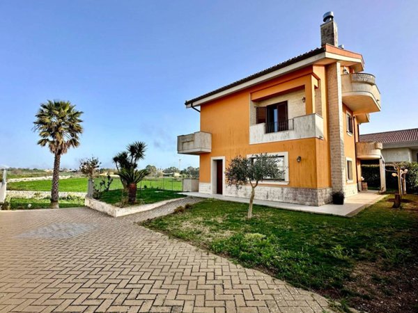 casa indipendente in vendita a Ragusa