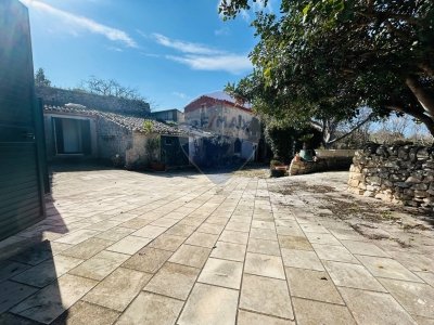 casa indipendente in vendita a Ragusa