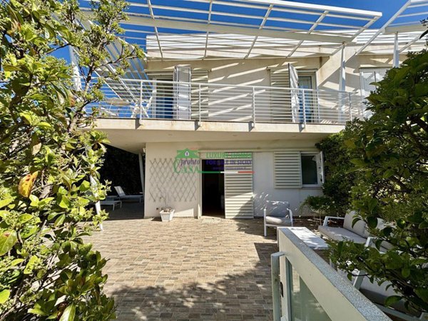 casa indipendente in vendita a Ragusa in zona Marina