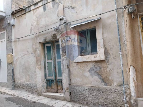 casa indipendente in vendita a Ragusa in zona Ragusa Centro
