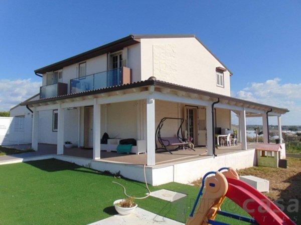 casa indipendente in vendita a Ragusa in zona Marina