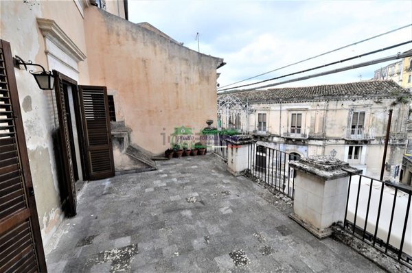 casa indipendente in vendita a Ragusa in zona Ibla