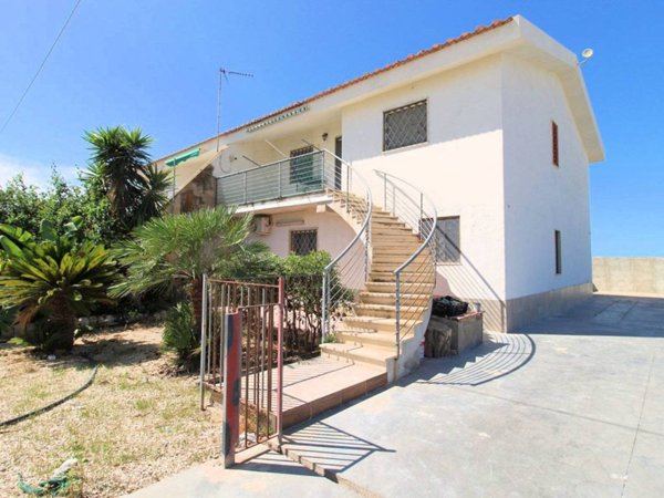 casa indipendente in vendita a Ragusa in zona Punta Braccetto