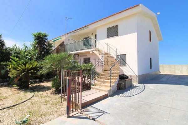 casa indipendente in vendita a Ragusa in zona Punta Braccetto