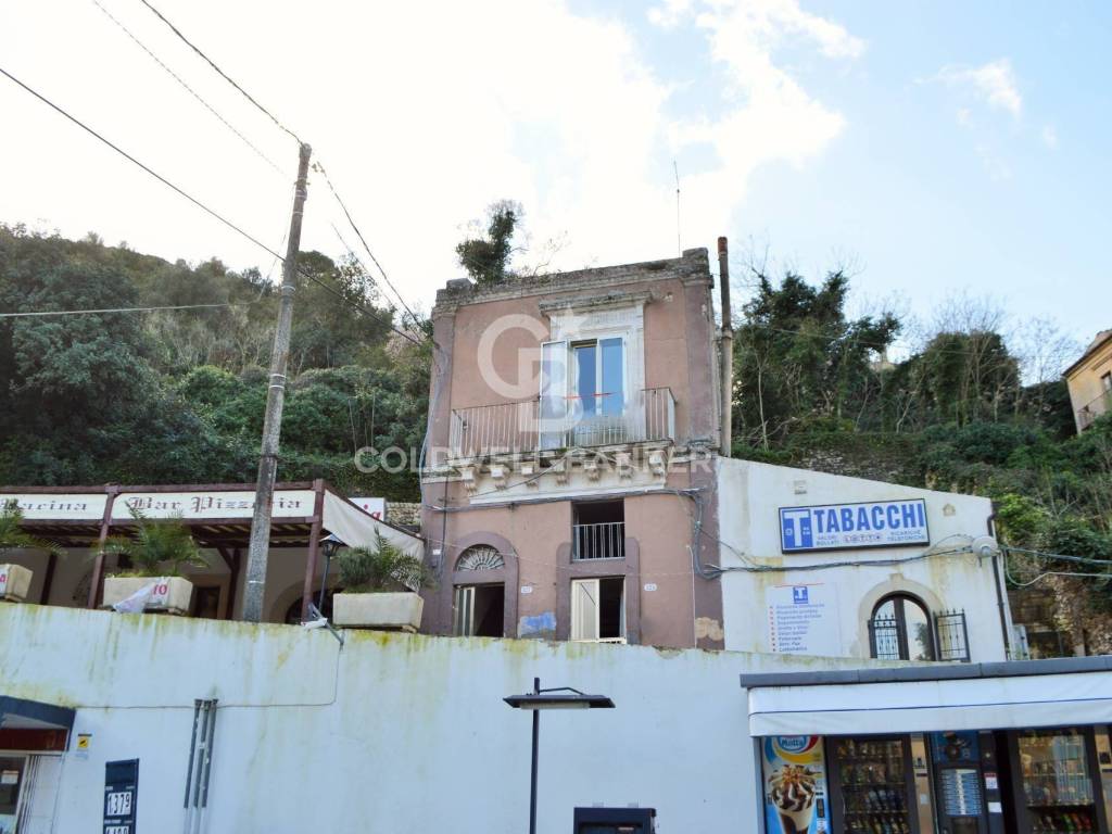 casa indipendente in vendita a Ragusa in zona Ibla