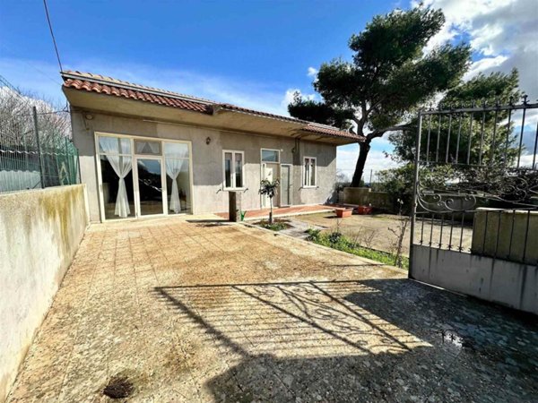 casa indipendente in vendita a Ragusa in zona San Giacomo / Bellocozzo