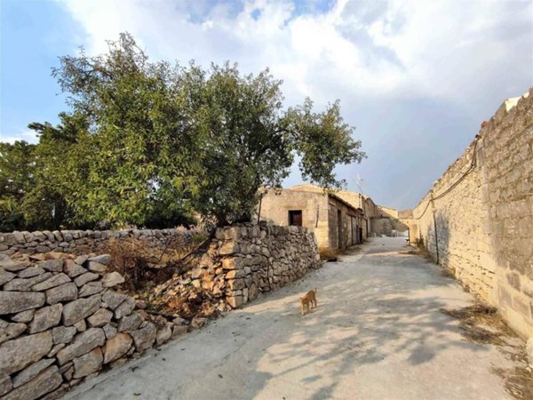 terreno edificabile in vendita a Ragusa in zona Marina