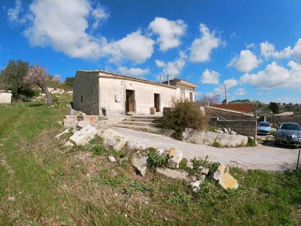 casa indipendente in vendita a Ragusa in zona San Giacomo / Bellocozzo
