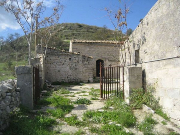 casa indipendente in vendita a Ragusa in zona San Giacomo / Bellocozzo