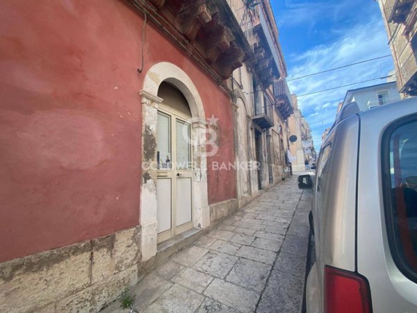casa indipendente in vendita a Ragusa in zona Ragusa Centro