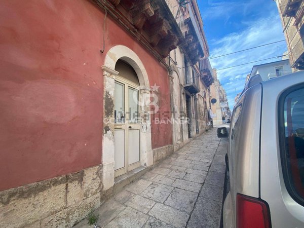 casa semindipendente in vendita a Ragusa