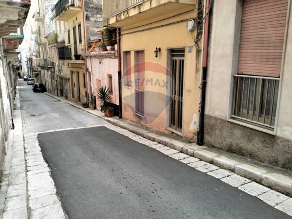 casa indipendente in vendita a Ragusa in zona Ragusa Centro