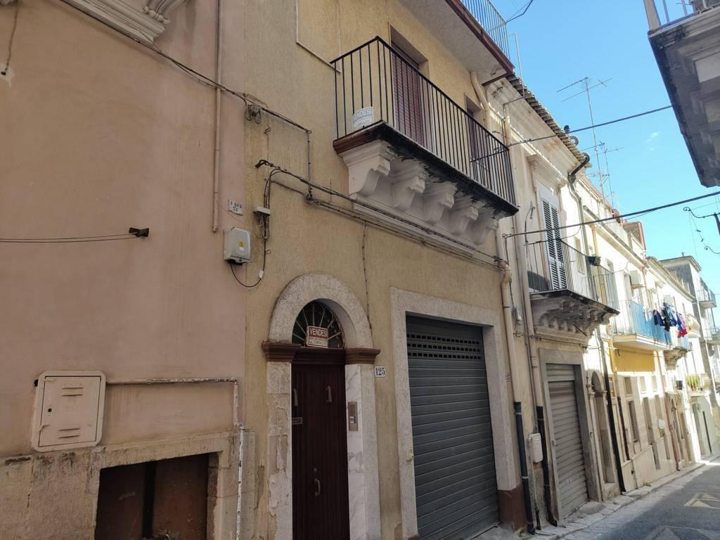 casa indipendente in vendita a Ragusa in zona Ibla