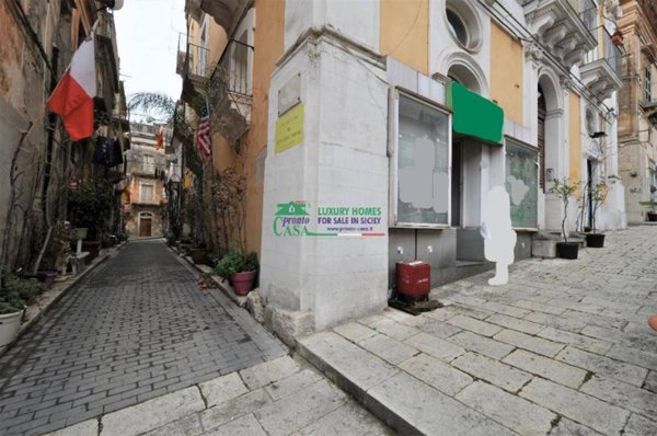 negozio in vendita a Ragusa in zona Ragusa Centro
