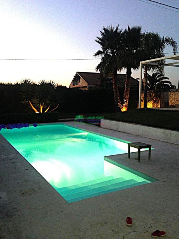 casa indipendente in vendita a Ragusa