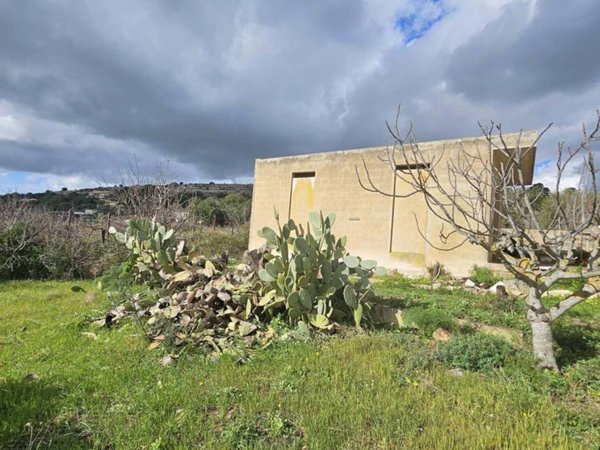 locale commerciale in vendita a Ragusa in zona Punta Braccetto