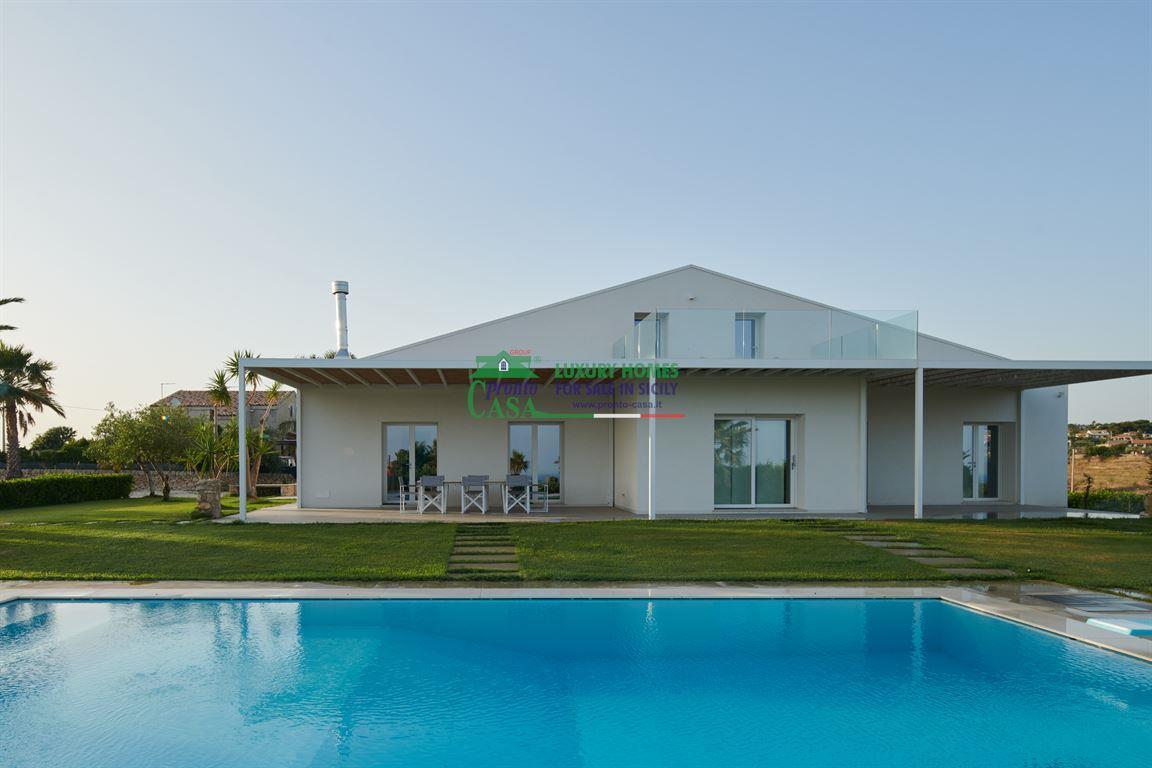 casa indipendente in vendita a Ragusa in zona Marina