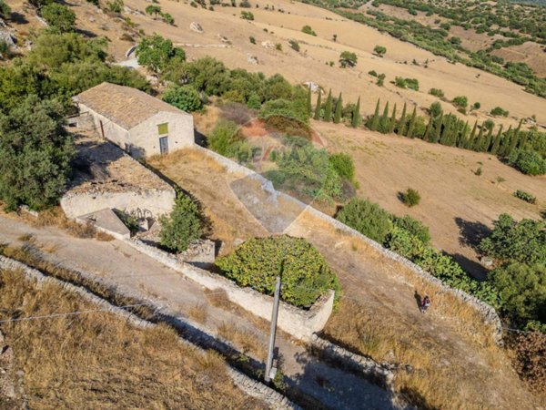 casa indipendente in vendita a Ragusa