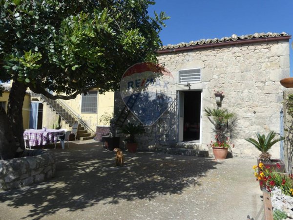 casa indipendente in vendita a Ragusa in zona Ibla