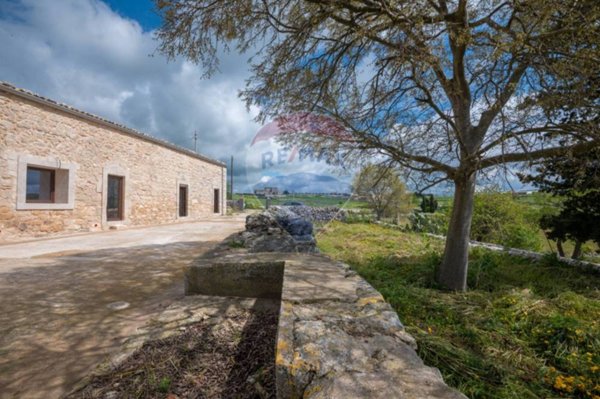 casa indipendente in vendita a Ragusa in zona Donnafugata