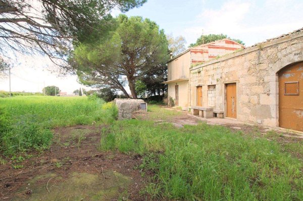 casa indipendente in vendita a Ragusa