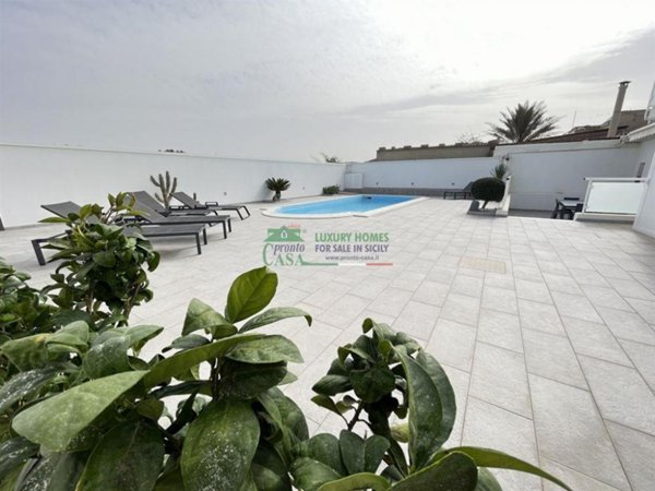 casa indipendente in vendita a Ragusa