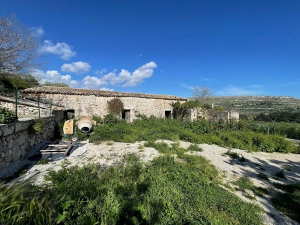 casa indipendente in vendita a Ragusa