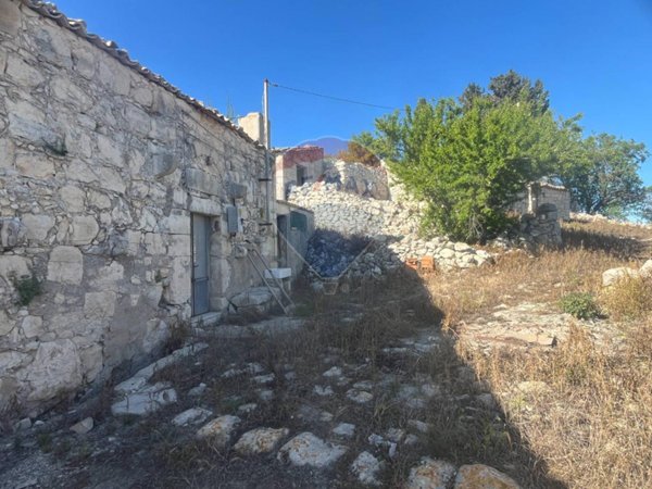casa indipendente in vendita a Ragusa in zona San Giacomo / Bellocozzo